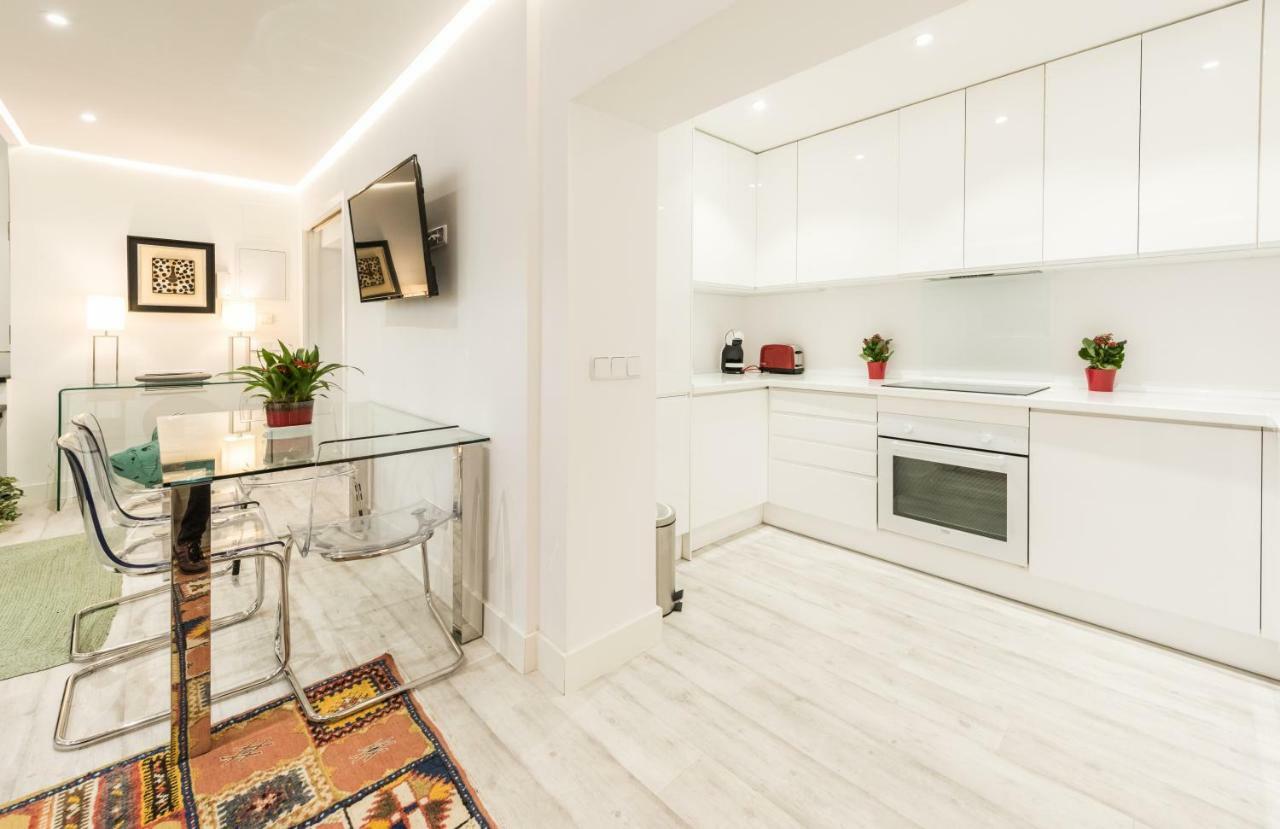 Art & Design Gran Via Apartment Madrid Bagian luar foto